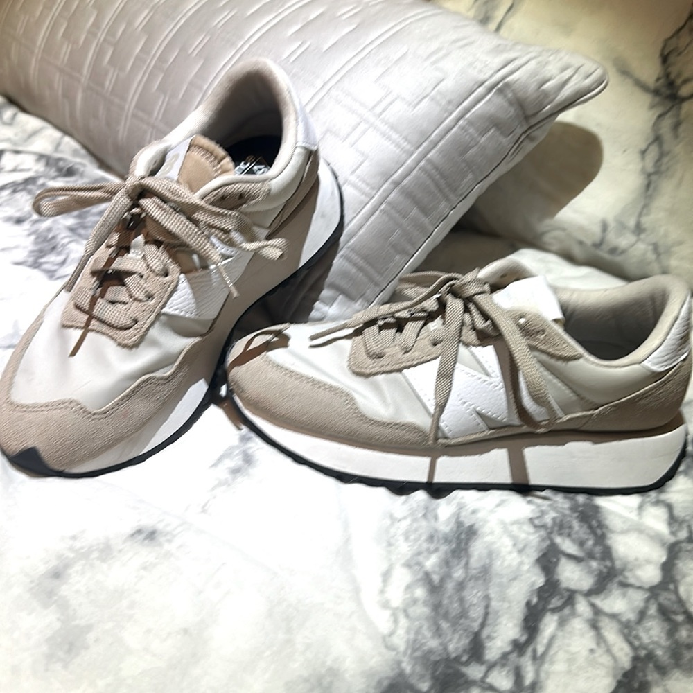 New Balance 237